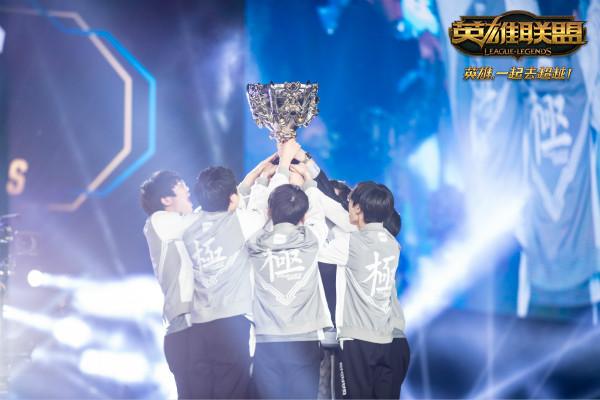 Headtr1ck关于 s1mple 的回归：“他有能力再次展现巅峰状态”